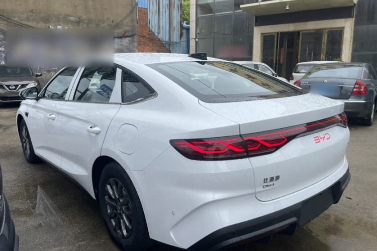 Used BYD Qin L 2025 DM-i Smart Drive 80KM Leading Model