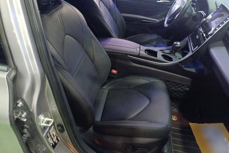 Used Toyota Avalon 2019 Dual-Engine 2.5L Luxury Edition China VI Standard