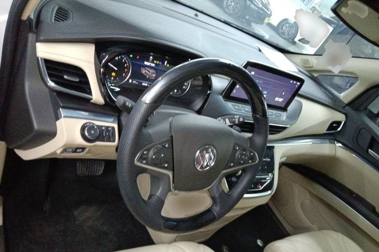 Used Buick GL8 2023 Facelifted Land Cruiser Executive Luxury Version
