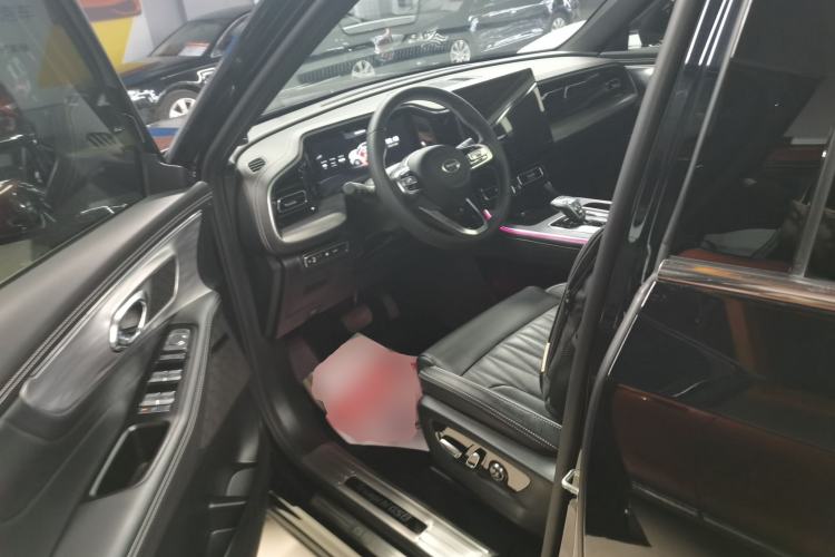 Used GAC Trumpchi GS8 2022 Linghang Series 2.0 TGDI Two-Wheel Drive Luxury Smart Connectivity Version (6 Seats)
