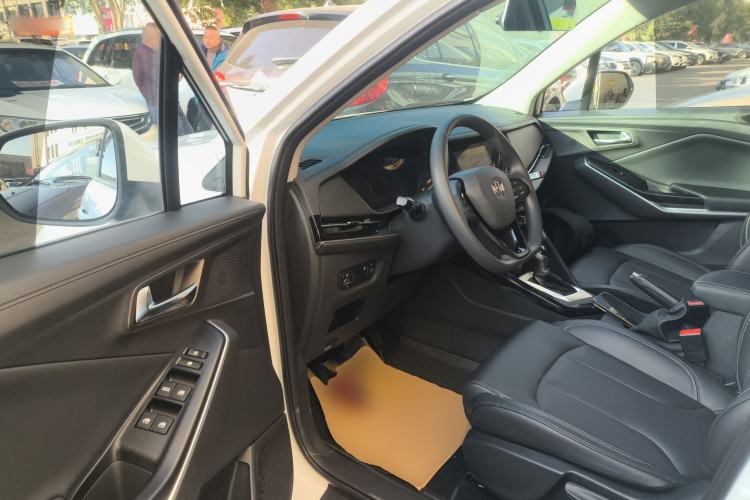 Used Changan CS15 2021 1.5L Automatic Entry-Level Trim
