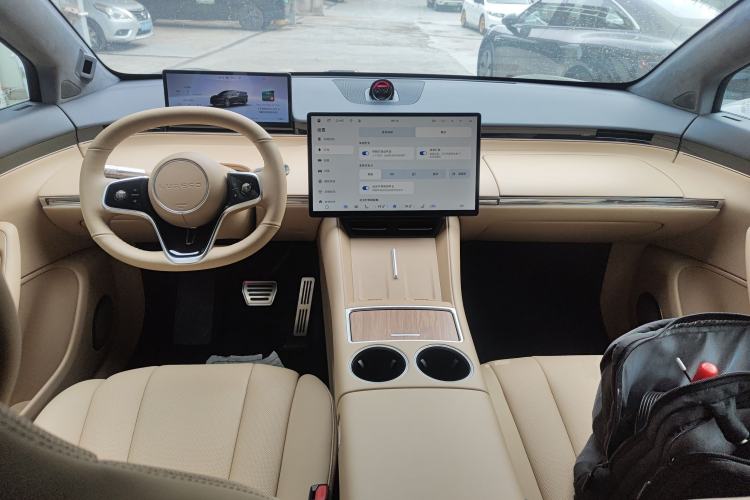 Used Hima Luxeed R7 2024 All-Electric 736 km Ultra