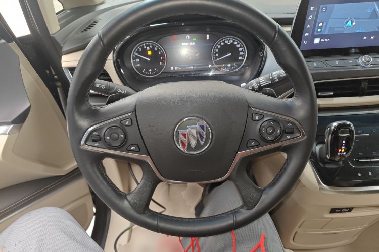 Used Buick GL8 2023 Facelifted Land Cruiser Executive Luxury Version