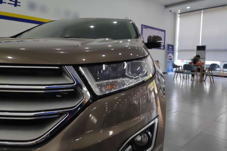 Used Ford Edge 2016 EcoBoost 245 Two-Wheel-Drive Titanium 5-Seater
