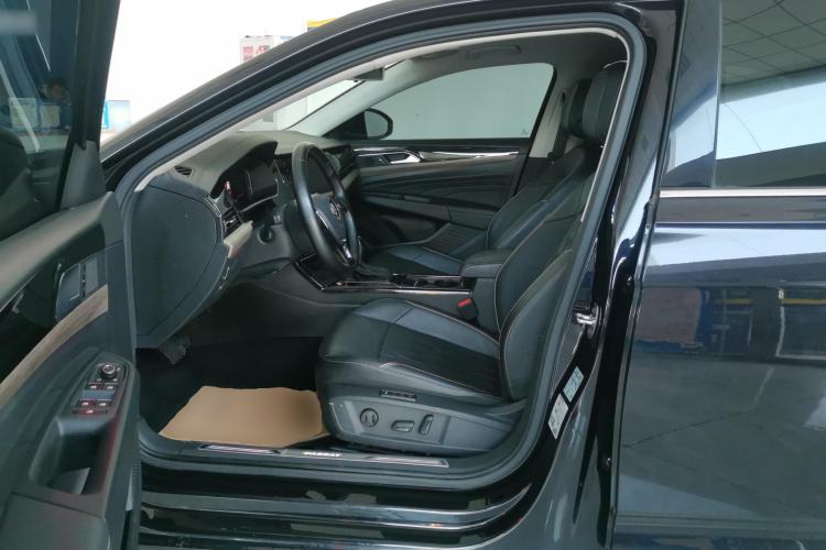 Used Volkswagen Passat 2020 330TSI Luxury Edition China VI
