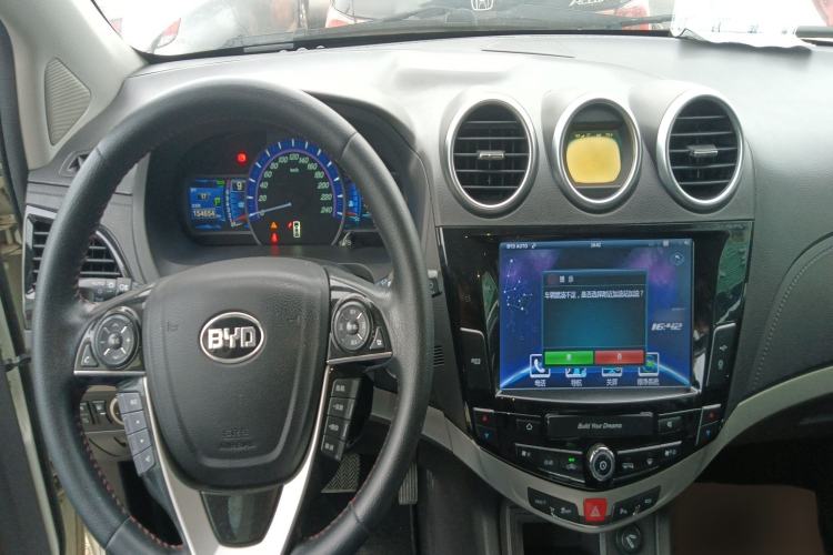 Used BYD S7 2015 2.0T Automatic Prestige Model
