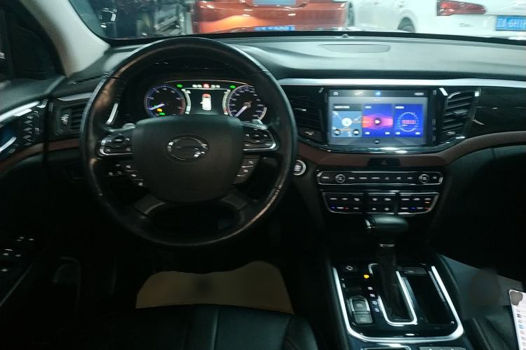 Used GAC Trumpchi GS8 2017 320T Two-Wheel Drive Luxury Smart Connectivity Version (7 Seats)