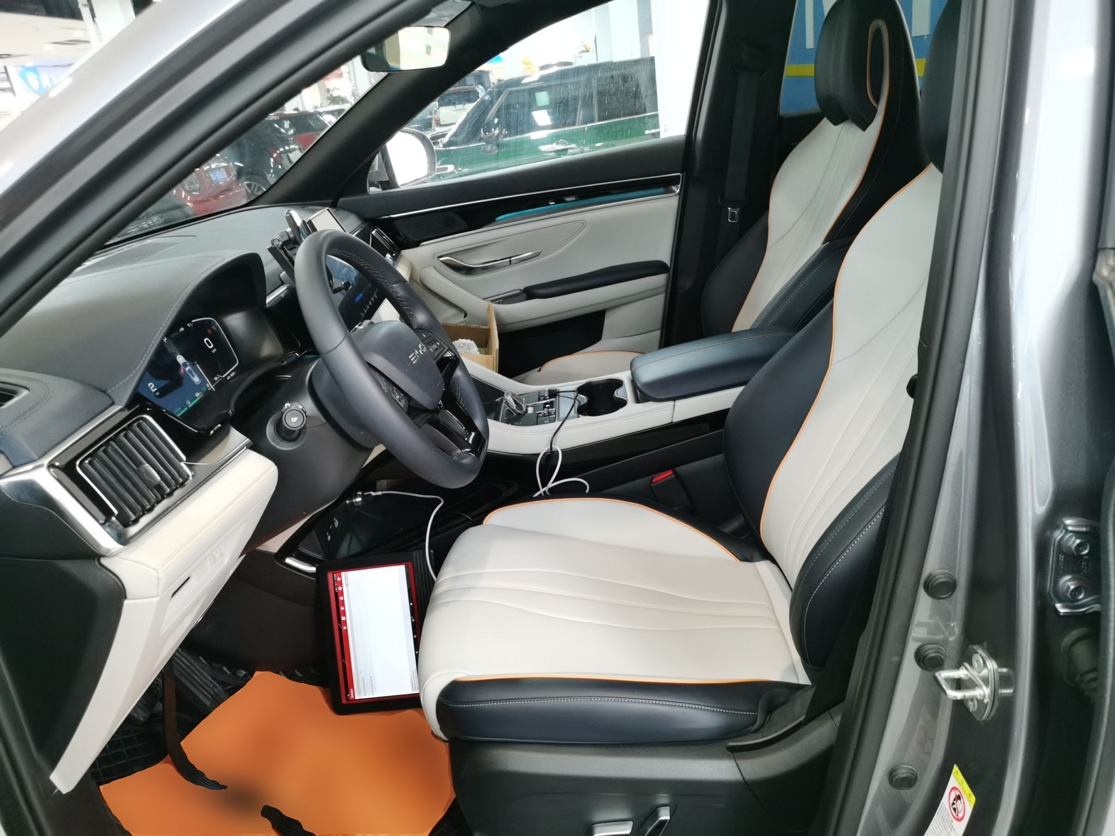 المقاعد الأمامية داخل السيارة