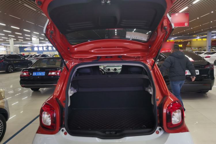 Used  forfour 2016 1.0L 52 kW Dynamic Edition
