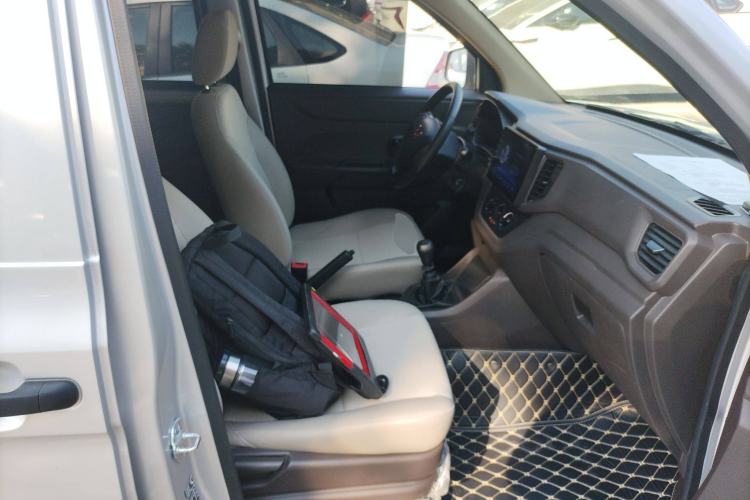 Used Wuling Hongguang V 2022 1.5L Jingqu Edition Electric-Assist LAR