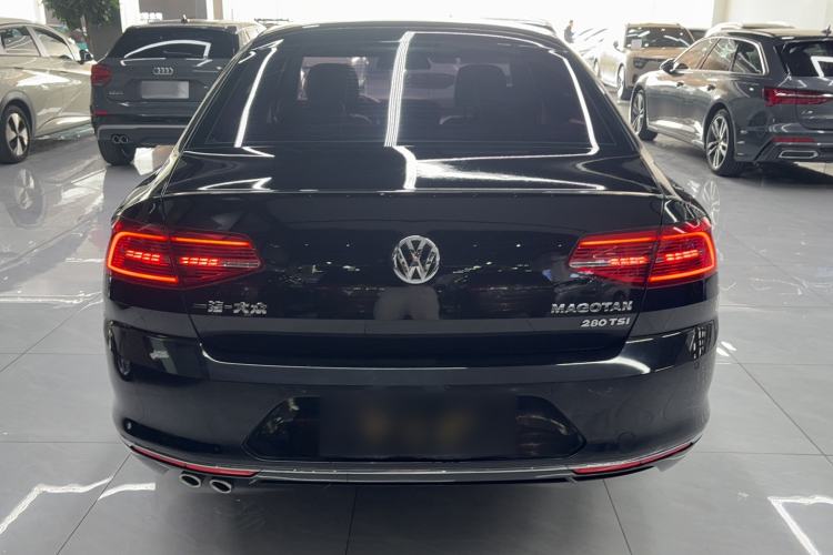 Used Volkswagen Magotan 2018 280TSI DSG Leading Model
