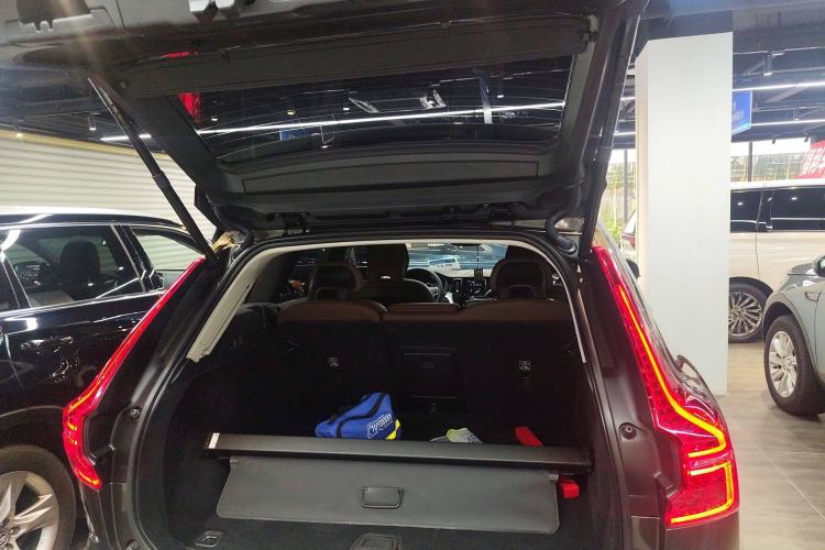 Used Volvo XC60 2019 T5 4x4 Zhiyuan Edition China VI Standard
