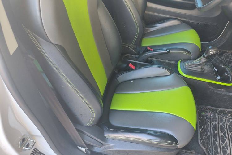 Used Roewe Clever 2021 302 km New Four-Seater Super-Efficient Version
