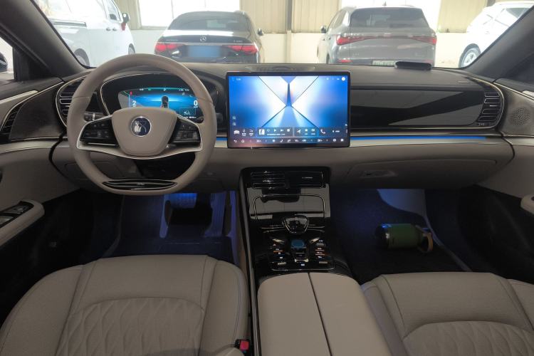 Used BYD Han 2024 EV Glory Edition 605KM Front-Wheel-Drive Premium Model
