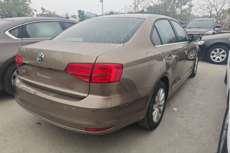 Used Volkswagen Sagitar 2015 230TSI Automatic Comfort Version
