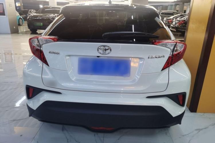Used Toyota IZOA 2018 2.0L Yichi Version China VI Standard
