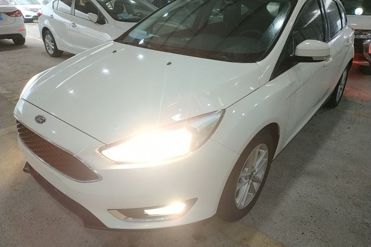 Used Ford Focus 2015 Hatchback EcoBoost 125 Automatic Supreme Style Edition