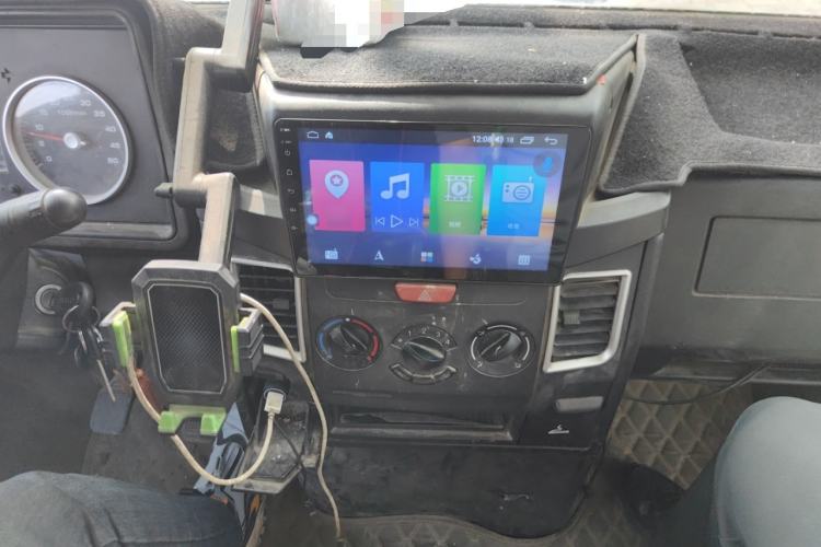 Used Iveco Daily 2021 2.5T A40 M1 Passenger Van 5-9 Seats Long Wheelbase Mid-Roof Design Dual Tires Manual Doors
