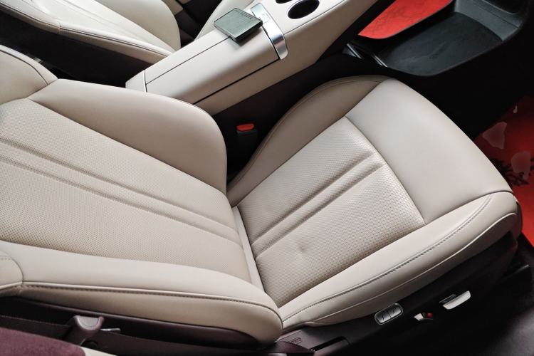 Used  YU7 2025 Ultra-Long Range High-Performance All-Wheel-Drive Max Edition