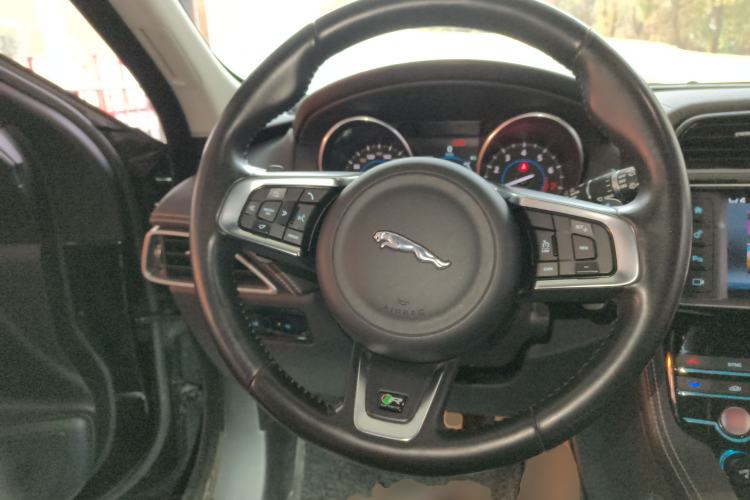 Used Jaguar F-PACE 2016 3.0 SC Four-Wheel Drive R-Sport Sport Edition