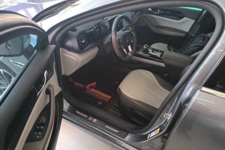 Used BYD Qin PLUS 2024 HONOR Edition DM-i 55KM Leading Model
