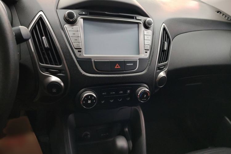 Used Hyundai ix35 2013 2.0L Automatic Two-Wheel Drive Comfort GL China V Standard
