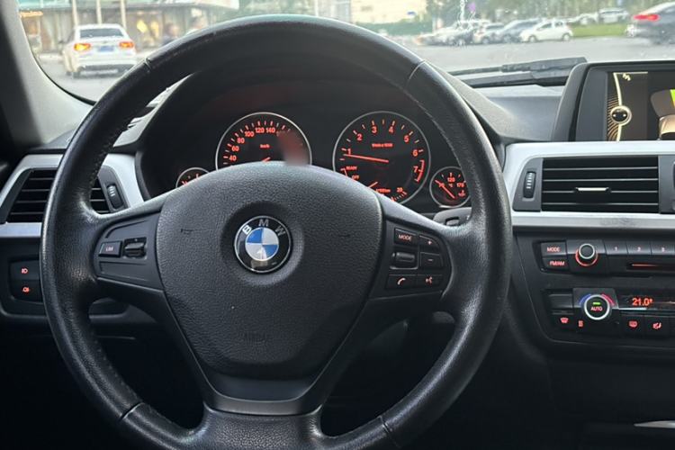 Used BMW 3 Series 2014 320Li Fashion Model
