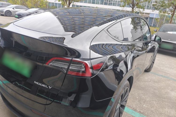 Used Tesla Model Y 2023 Rear-Wheel-Drive Version
