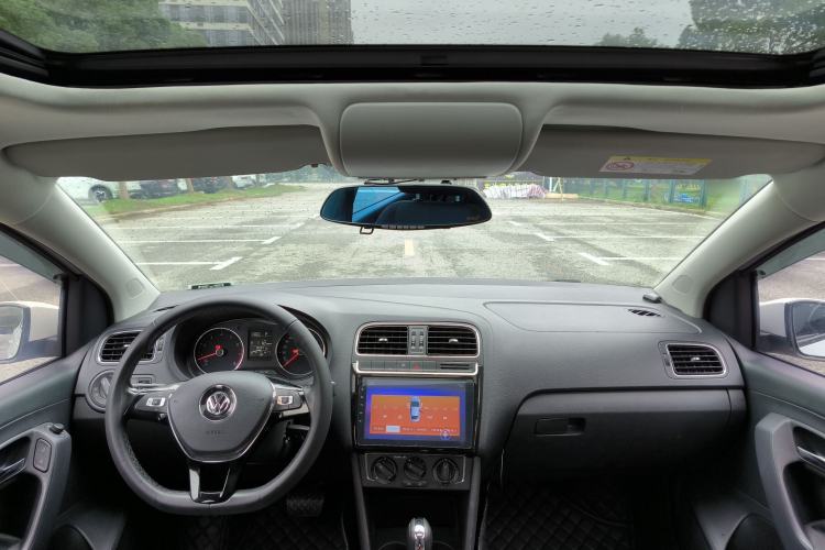 Used Volkswagen Polo 2016 1.6L Automatic Comfort Model
