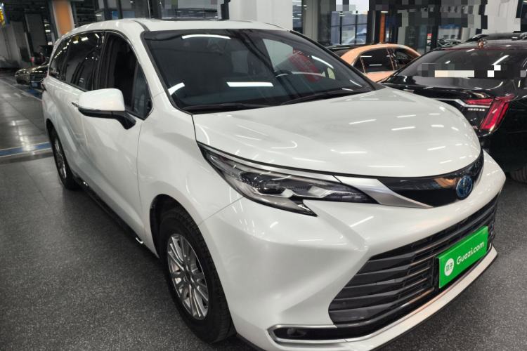 Used Toyota Sienna 2021 2.5L Hybrid Premium Edition
