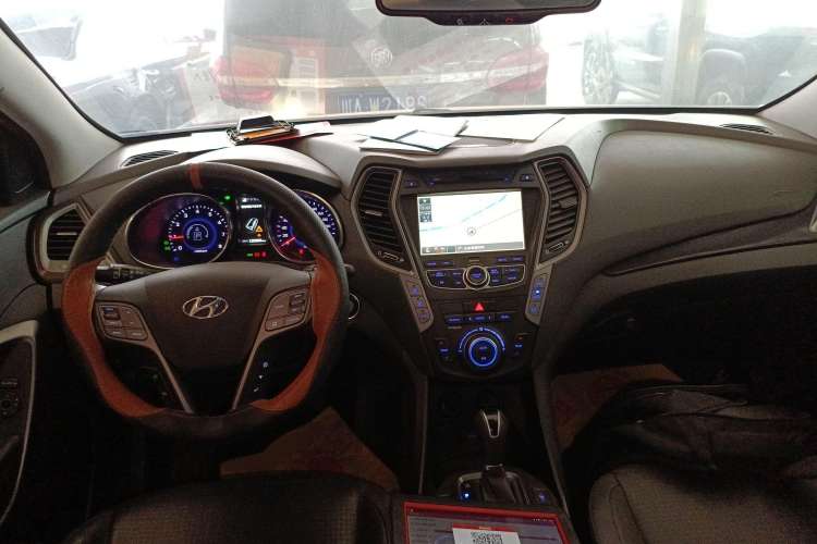 Used Hyundai Santa Fe Classic 2013 3.0L 4x4 Premium Edition 7-Seater Euro IV
