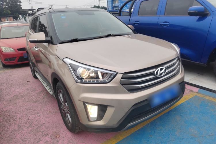 Used Hyundai ix25 2015 1.6L Automatic Two-Wheel-Drive Deluxe DLX Model
