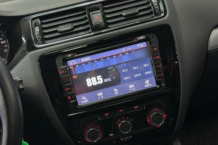 Used Volkswagen Sagitar 2015 1.6L Automatic Comfort Model
