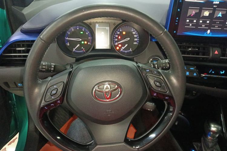 Used Toyota C-HR 2018 2.0L Luxury Sunroof Version China VI Standard
