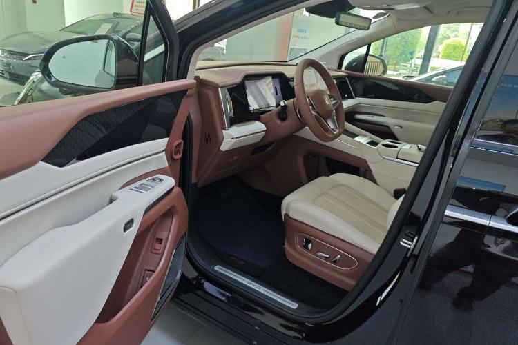 Used BYD Xia 2025 DM-i 1.5T 180km Excellence Model
