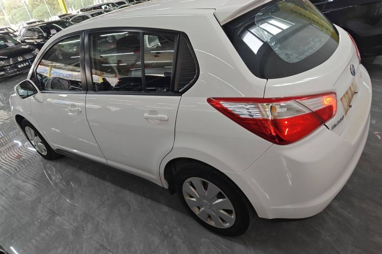 Used Venucia R50 2016 1.6L Manual Elite Edition
