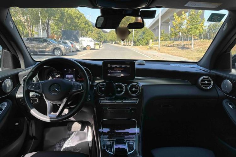 Used Mercedes-Benz GLC 2017 GLC 260 4MATIC Luxury Model
