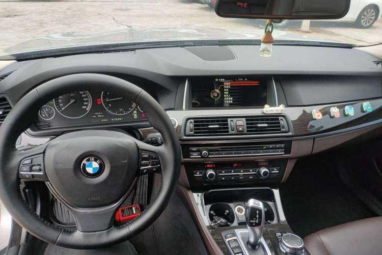 Used BMW 5 Series 2014 525Li Luxury Design Package
