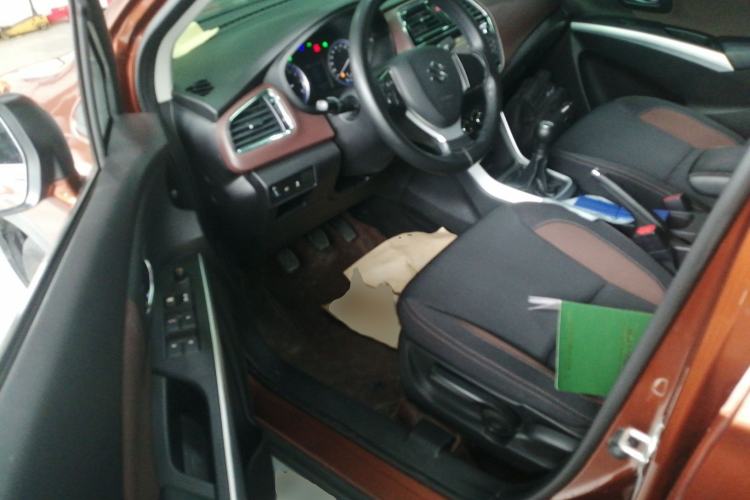 Used Suzuki Vitara S-Cross 2017 1.6L Manual Two-Wheel Drive Urban Fashion Model