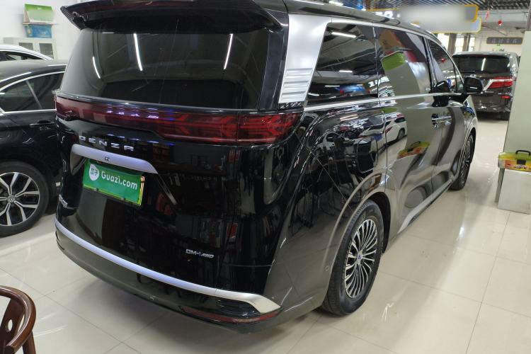 Used Denza D9 2024 DM-i 980 Four-Wheel Drive Flagship Model
