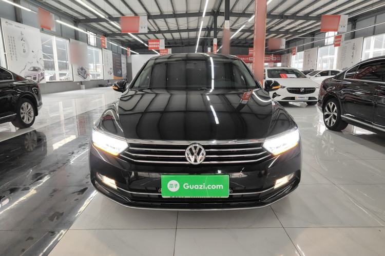 Used Volkswagen Magotan 2019 330TSI DSG Leading Edition China V Standard

