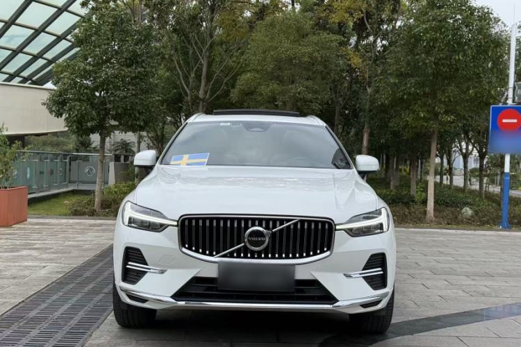 Used Volvo XC60 2023 B5 4x4 Smart Luxury Edition
