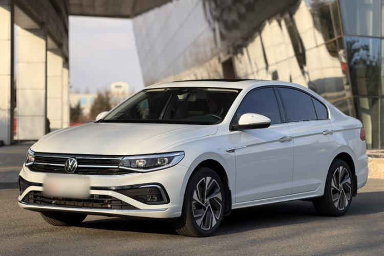 Used Volkswagen Bora 2023 300TSI DSG Prestige Edition