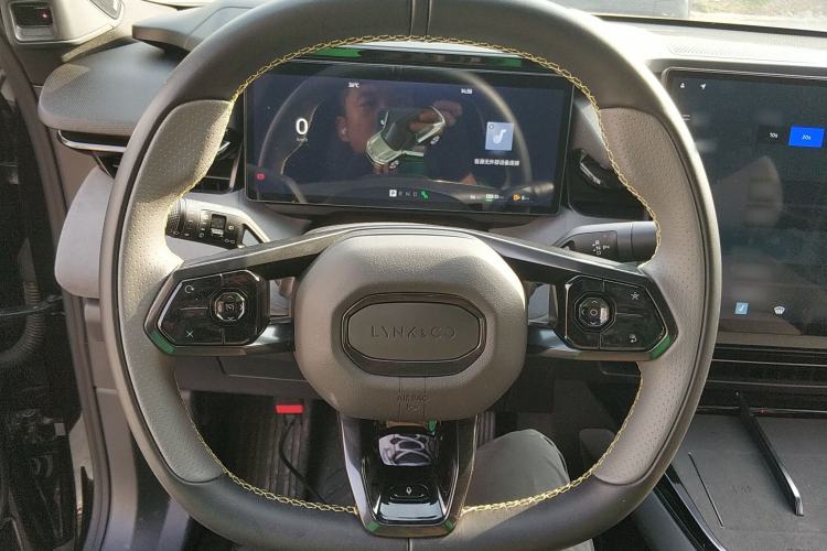 Used Lynk & Co 08 EM-P 2023 120km Long-Range Pro