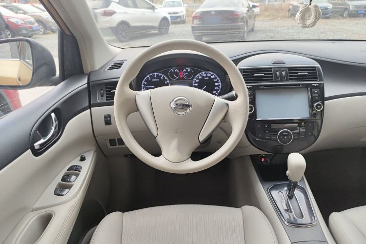 Used Nissan Tiida 2011 1.6L CVT Smart Version
