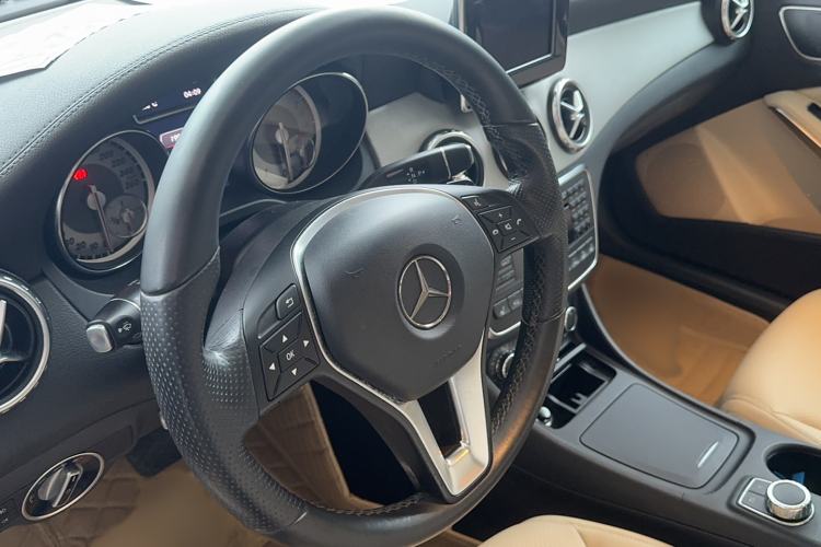 Used Mercedes-Benz GLA 2015 GLA 220 4MATIC Fashion Model