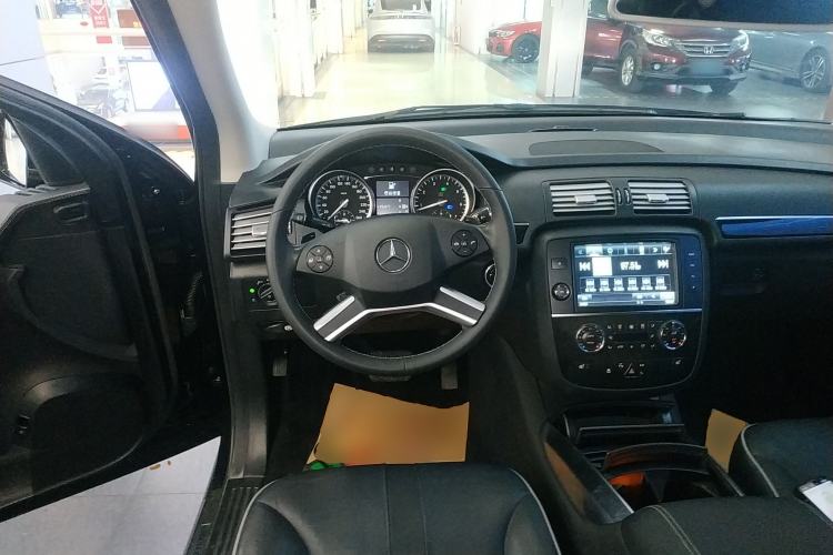 Used Mercedes-Benz R-Class 2017 R 320 4MATIC Business Edition Prestige Model