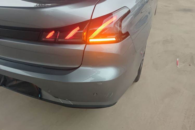 Used Peugeot 408 2022 1.6T Light-Chasing Edition
