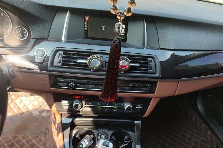 Used BMW 5 Series 2017 520Li Elegant Edition
