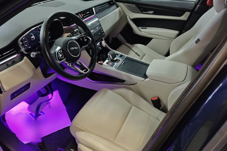 Used Jaguar F-PACE 2021 250 PS R-Dynamic SE
